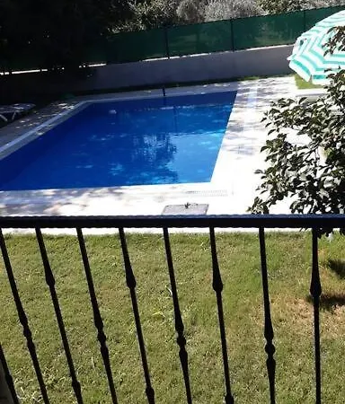 Muestakil Bahce Ve Havuz Olanagi Sunan, Genis Villa 빌라 달라만