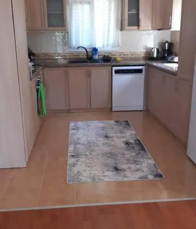 Muestakil Bahce Ve Havuz Olanagi Sunan, Genis Villa Villa *
